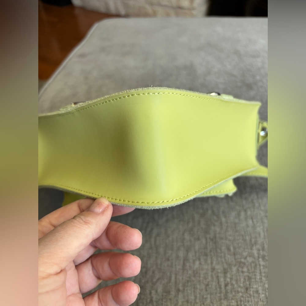 EUC Doc Marten’s Heart Bag - Picture 6 of 16